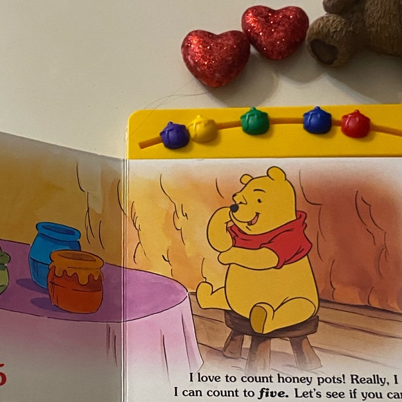 DISNEY’S Pooh Counts to Five Book, Educational Book Toy with Resin Bear & Hearts - Picture 6 of 6